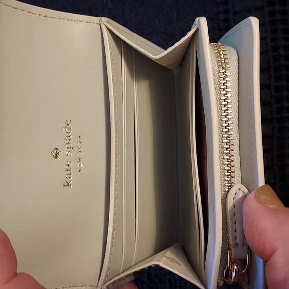 Kate Spade White Wallet Gemma Small Leather Flap Scalloped Edge - Picture 7 of 12